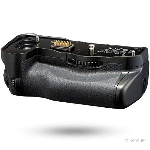 Pentax Batterigrepp D BG8 svart för K 3 III flaggskepp DSLR dammsäker och väderbeständig konstruktion med kapacitet att hålla ytterligare LI90 batteri 27075302525